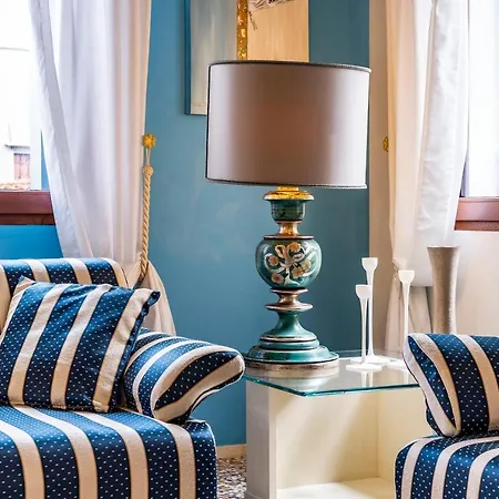 Friari Suite-Luxury Apt. Close To Rialto Bridge-3